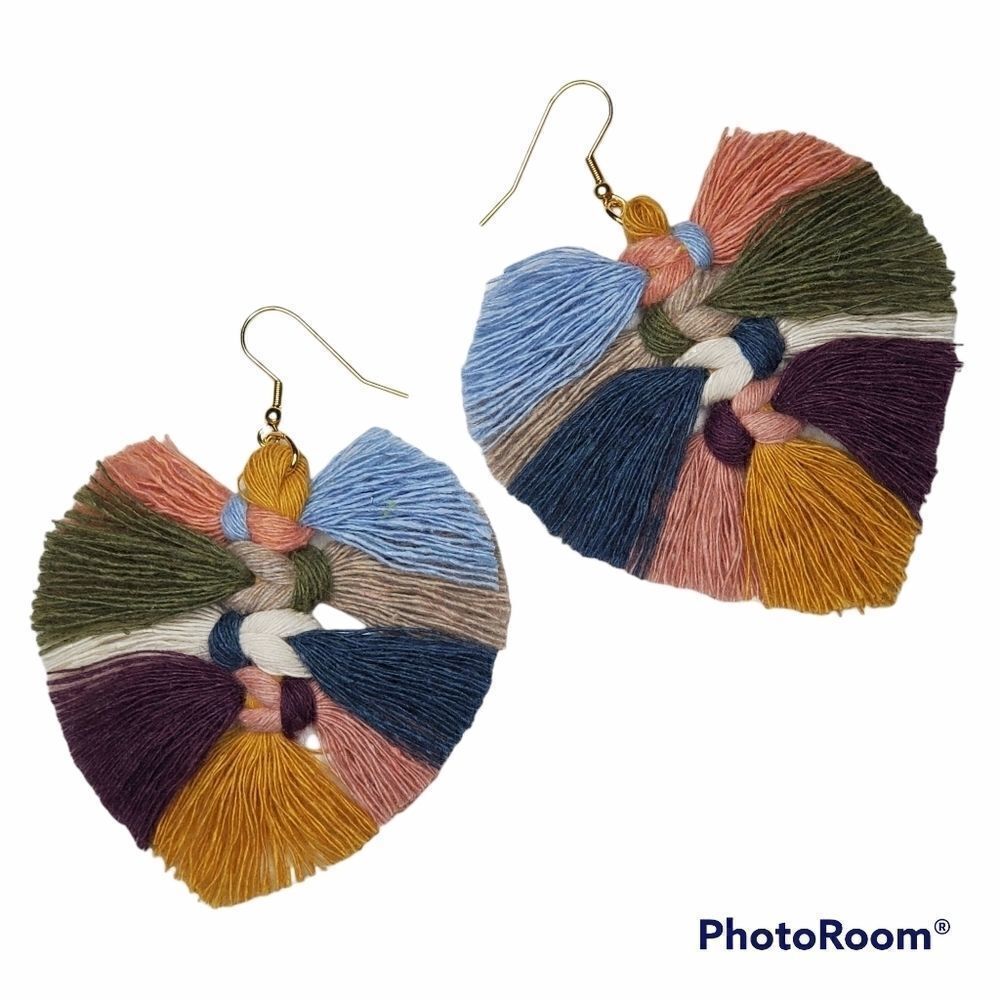 IVY MOUNTAIN CRAFTER Handmade Feather Macrame Earrings - Multicolored